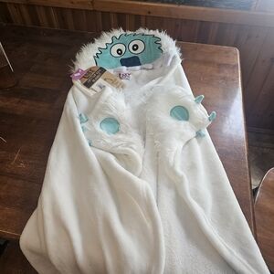 Lazy One White and Blue Yeti Kids Pajamas NWT